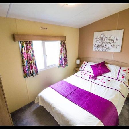 Sbl70 - Camber Sands Holiday Park - Sleeps 8 - Close Swimming Pools And Facilities - Private Parking Экстерьер фото