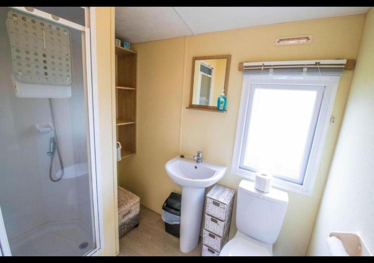 Sbl70 - Camber Sands Holiday Park - Sleeps 8 - Close Swimming Pools And Facilities - Private Parking Экстерьер фото